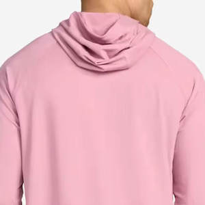 Hoodies de golf pour hommes fabriqués au Pakistan, en tissu respirant et anti-humidité, pour la pratique sur le driving range et les activités de plein air. - Product Image 6