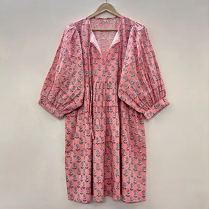 Vestido Casual Midi de Algodón Tejido Liso para Mujer con Mangas Abullonadas, Cintura Imperio, Estilo Babydoll, Cuello en V Oversize, Ajuste Holgado, Estilo Rajasthan - Product Image 4