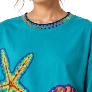เสื้อยืดโอเวอร์ไซส์สีฟ้าอมเขียวสำหรับผู้หญิง พิมพ์ลายมหาสมุทรสีสันสดใส สไตล์ลำลอง ผ้าฝ้าย สตรีทแวร์ ใส่สบายช่วงฤดูร้อน ทรงหลวม รับผลิตตามสั่ง ขายส่ง - Product Image 5