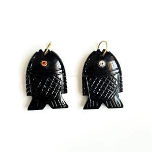 จี้ปลาออนิกซ์สีดำธรรมชาติ AAA เงินแท้ 925 ทำมือ ประดับพลอยรูปปลา สร้อยคอแกะสลักด้วยมือ เครื่องประดับคริสตัลบำบัด - Product Image 3