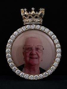 Pendentif personnalisé en moissanite avec photo, couronne sertie de pierres, breloque en argent 925 plaqué rhodium ou or, bijoux commémoratifs - Product Image 1