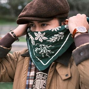 Bandanas personnalisées imprimées numériquement, 100 % coton, 55 x 55 cm, tissu doux, ourlets latéraux sur mesure, motifs artistiques imprimés sur mesure – Vente chaude - Product Image 1