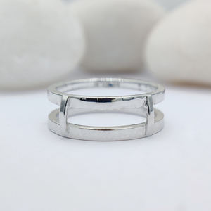 Bague de fiançailles élégante de qualité supérieure, diamant moissanite taille brillant, monture en argent sterling, disponible au meilleur prix - Product Image 4
