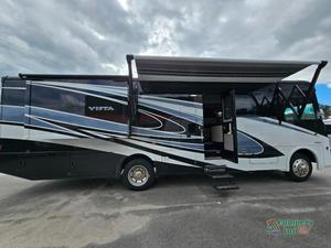 Autocaravana de lujo Winnebago Vista 33K de alta calidad, recién llegada, impecable y lista para la venta - Product Image 3