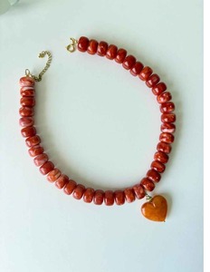 Collier tendance pour femmes, bijoux de mode en provenance d'Inde, collier en résine fait main avec une finition attrayante - Product Image 1