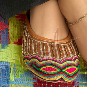 Chaussures Khussa tendance marron confortables et antidérapantes pour femme, avec semelle antidérapante, imprimées, de haute qualité, toutes saisons - Product Image 6