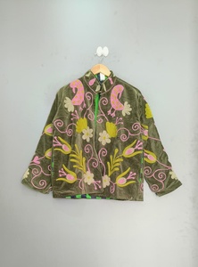 Elegante Chaqueta de Terciopelo para Mujer con Bordado Floral, Cuello Mao, Manga Tres Cuartos, Abrigo de Invierno - Product Image 3