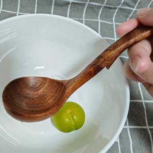 Cuchara de Madera Artesanal de Calidad de Exportación para Cocinar y Mezclar Alimentos, Utensilio de Cocina Natural Disponible a un Precio Competitivo - Product Image 2