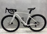 Vélo tout-terrain léger CYCLONE 24 vitesses en fibre de carbone haute performance avec groupe électronique sans fil R7170 et freins à disque hydrauliques