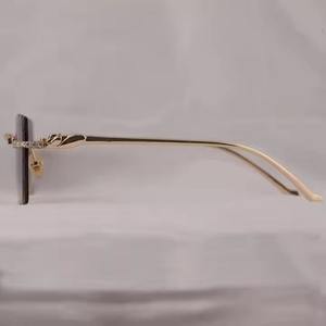 Lunettes de soleil de luxe unisexes, légères, avec verres dégradés et diamants Moissanite, confortables pour un usage quotidien - Product Image 6