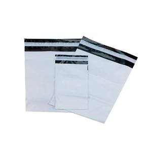 Bolsa de Envío para Ropa Grande, Ecológica, de Poliéster, 2.3mil de Grosor, Resistente, Autoadhesiva, Impermeable y Antidesgarro - Product Image 4