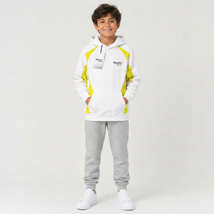 Sudadera con capucha suave y duradera para niños que proporciona calidez, comodidad y estilo para cada temporada y actividades diarias. - Product Image 1