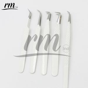 Pince à cils à pointe en fibre de volume avec prise en diamant avec logo personnalisé Pince à cils en acier inoxydable à 90 degrés avec marque privée - Product Image 3