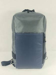 Sac bandoulière personnalisé gris et bleu marine avec poche avant zippée, sangle réglable, sac messager décontracté léger - Product Image 1