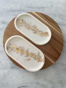 Bandeja Decorativa de Resina con Patrón de Mármol, Forma Ovalada Contemporánea, Multifuncional - Product Image 6