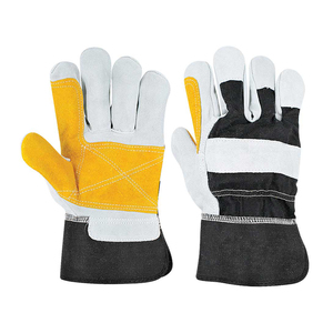 Gants tactiques canadiens conçus pour une utilisation professionnelle avec une meilleure adhérence, une résistance au vent et un confort hivernal supérieur - Product Image 6