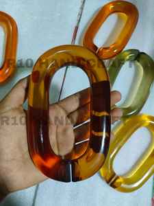 Adorno de Escritorio Hecho a Mano con Segmentos de Cadena de Resina Amarilla, Escultura Geométrica de Eslabones Entrelazados, Decoración Moderna para Mesa de Interior - Product Image 6