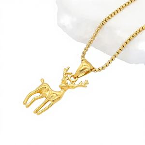 Pendentif de Noël classique en forme d'animal pour collier, acier inoxydable 304 avec chaîne en or plaqué 18 carats - Product Image 1