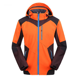 Veste à capuche unisexe en softshell orange, fermeture éclair, résistante à l'eau, coupe-vent, vêtements d'extérieur, coupe régulière, toutes saisons, matière polyester - Product Image 2