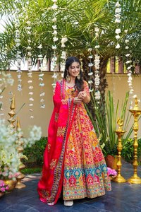 NUEVO ESTILO MODERNO, SALWAR KAMEEZ REVERSIBLE CON ESTAMPADO DIGITAL Y BORDADO, DUPATTA DE SEDA CHINON ACOMPANJADA DE FORRO, ESTILO FIESTA/BODA, PARA TODAS LAS TEMPORADAS - Product Image 4