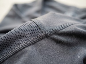 Service de fabrication en gros de polos unisexes marron à manches courtes avec bordure blanche, style décontracté pour adultes, origine Vietnam, OEM - Product Image 3