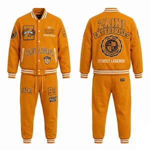 Chándal Varsity para Hombre, 380 GSM, Algodón y Poliéster, Color Mostaza Dorado, Bordado Chenille Personalizado, Parche de Sarga, Ropa Urbana - Product Image 1
