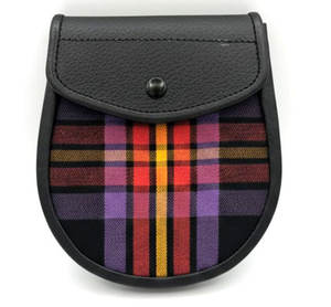 รองเท้าสปอร์รันหนังสีดำคลาสสิค รุ่น Golden Crown GC-50168 ลายทาร์ตัน สำหรับกิ๊ลท์ เหมาะสำหรับกิจกรรมกลางแจ้งที่เป็นมิตรกับสิ่งแวดล้อม - Product Image 1