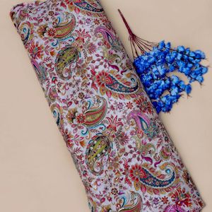 Tissu Crêpe Léger Blanc Ivoire Majestueux avec Broderie Paisley et Paillettes Scintillantes, 44 Pouces, Matière Ethnique Indienne - Product Image 3