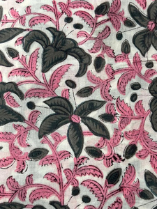 Tela Floral Sanganeri 100% Algodón Ecológico con Estampado a Mano, Material Ligero Hecho a Mano en India para Vestidos de Niños y Niñas - Product Image 4
