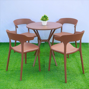 เก้าอี้พลาสติกสีน้ำตาลทันสมัย ทนทาน นั่งสบาย ขนาดกะทัดรัด เหมาะสำหรับรับประทานอาหารกลางแจ้งในสวนและงานปาร์ตี้ในลานบ้าน - Product Image 3