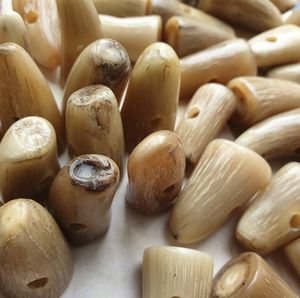 Botón de Palanca de Cuerno de Alta Calidad, Artesanía Natural Hecha a Mano en India, Botón de Palanca de Cuerno de 2 Orificios, la Mejor Calidad - Product Image 3