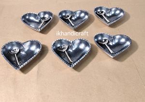 Plateau décoratif moderne en forme de cœur de couleur aluminium personnalisé pour la maison, cadeau de Ramadan Thanksgiving à prix économique - Product Image 6