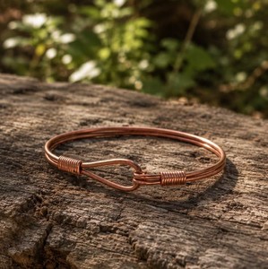 Bracelet jonc en fil de cuivre enroulé avec crochet, fait main, double brin, fil torsadé, bijoux en métal massif - Product Image 1
