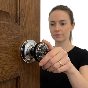 Pomo de Puerta Redondo de Cerámica Cromado con Etiqueta de Jabón Suave de Aceite de Oliva, Diseño Moderno, Tirador Duradero para Muebles de Cocina - Product Image 1