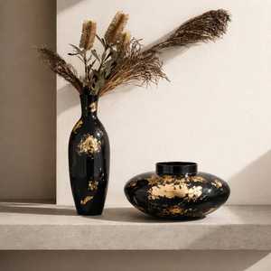 Vase de table en métal fait main, édition décorative, noir avec feuille d'or, design Wabi Sabi - Product Image 2
