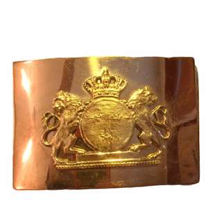 Hebilla de cinturón vintage de latón macizo con un águila en ascenso sobre una cadena de montañas. - Product Image 2