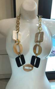 Natural Horn <b>Necklace</b> With Unique Color Variations Perfect For Creating Individual Fashion <b>Statements</b> And Trendy Jewelry Looks - Product Image 5