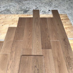 Suelo de Madera Maciza de Roble Europeo de Fácil Instalación, Uso Interior Moderno, Grado AB/BC/CD, Cepillado, 15 mm, Ecológico, Muestra Gratuita - Product Image 2