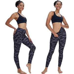 Conjunto Deportivo de Yoga con Estampado Moderno, Bra Deportivo y Leggings - Product Image 3
