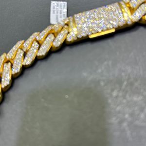 Cadena Cubana de Plata 925 Chapada en Oro con Moissanita para Hombre, Diseño Premium Hiphopstar, 18mm de Ancho, Certificación IGI - Product Image 2