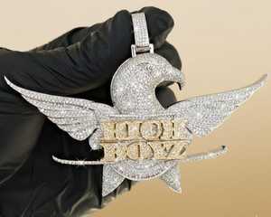 Pendentif en argent 925 personnalisé avec nom, style hip-hop de luxe, serti de moissanite taille brillant rond, pour homme - Product Image 3
