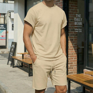 Conjunto deportivo informal de dos piezas para hombre, ecológico, que absorbe la humedad, con camiseta de manga corta y pantalones cortos para entrenamiento. - Product Image 6