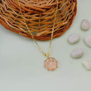 Pendentif sculpté en morganite - Collier solitaire rond en pierre précieuse - Bijou artisanal - Cadeau d'anniversaire pour elle - Product Image 1