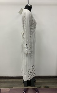 Robe midi élégante blanche rayée à sequins, col en V profond, manches lanternes, coupe fourreau ajustée, pour soirée - Product Image 3
