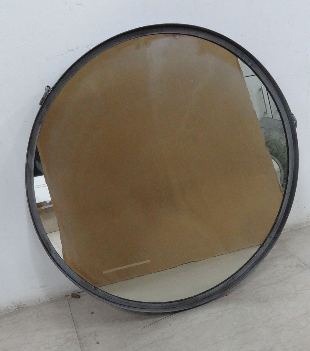 กระจกติดผนัง1