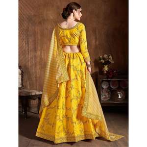 ชุดกระโปรงผ้าไหมหม่อนสีเหลืองที่น่าสนใจชุดสตรี - Product Image 3