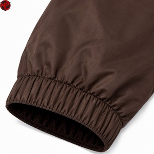 Conjunto deportivo de dos piezas con capucha marrón, chaqueta con cremallera y pantalones cortos, ropa deportiva informal para hombre, conjunto de chaqueta de nailon para exteriores. - Product Image 3