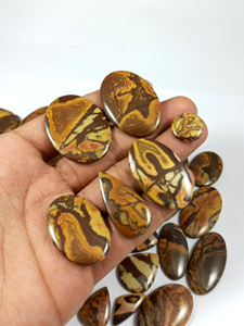 พลอยแจสเปอร์ธรรมชาติจากออสเตรเลีย รูปทรงคาโบชอง ขัดเงา คริสตัลบำบัด พลอยแท้สำหรับทำเครื่องประดับที่ไม่เหมือนใคร - Product Image 3