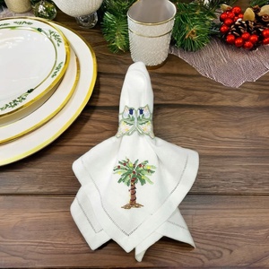 Vente en gros de serviettes de table lumineuses personnalisées avec palmier et décor, serviettes en tissu en coton avec ourlet brodé, vacances d'hôtel à domicile - Product Image 1