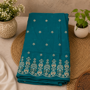 Toub soudanais traditionnel 100% coton voile |   Tissu brodé détaillé avec des motifs floraux et une bordure ornée pour vêtements féminins - Product Image 1